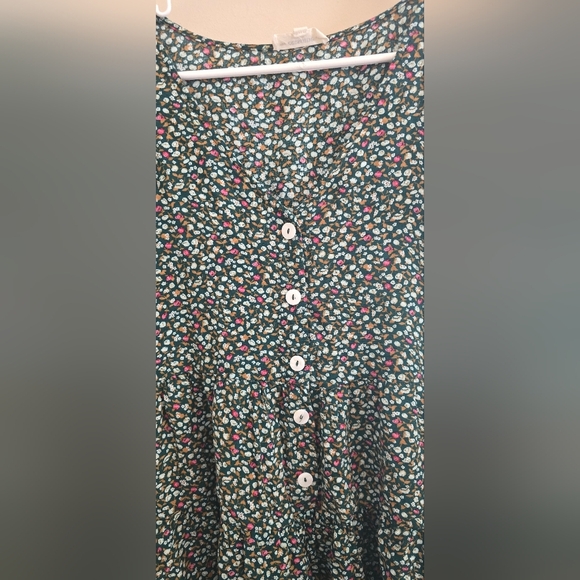 Ee:Some Floral Button-Up Romper - Picture 5 of 7